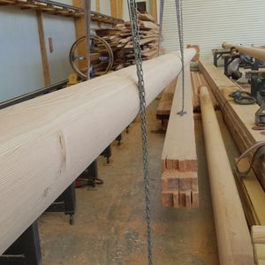 colonna in legno esotico 1