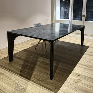 tavolo contemporaneo