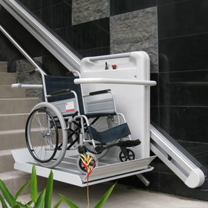 piattaforma elevatrice per sedia a rotelle