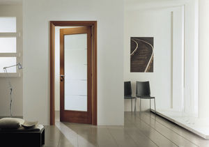 porta da interni / battente / in legno / vetrata