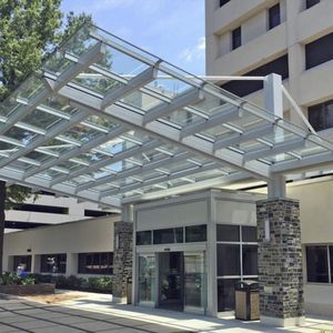 pensilina per edificio ad uso pubblico