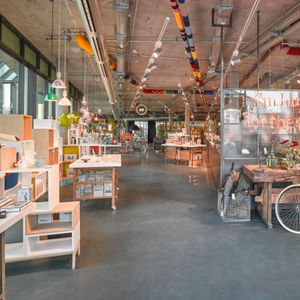 pavimento in linoleum / per il settore terziario / in rotoli / liscio