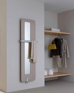 scaldasalviette ad acqua calda