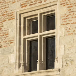 telaio per finestra in pietra