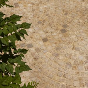 pavimentazione in pietra naturale / carrabile / in materiale riciclato