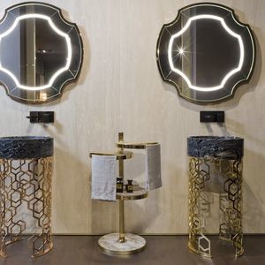 portasalviette installato su mensola 1
