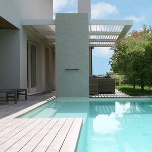 pergola addossata