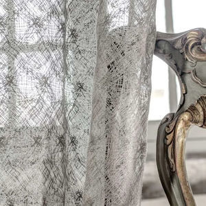 tendina voile con motivi geometrici