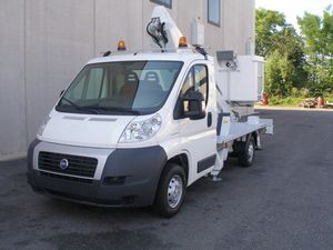 piattaforma telescopica su autotelaio