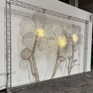 installazione artistica metallizzata