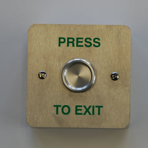 pulsante di controllo accessi 1