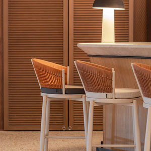 sgabello da bar contemporaneo