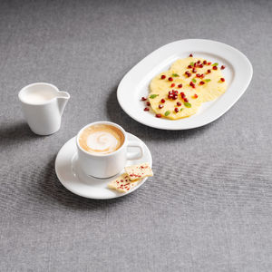 tazza in porcellana 1