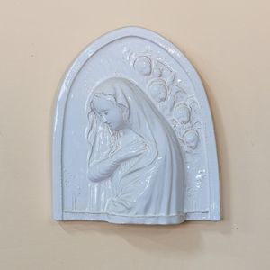 scultura in ceramica smaltata