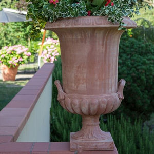 vaso da giardino in terracotta