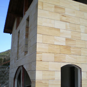 paramento in gres porcellanato