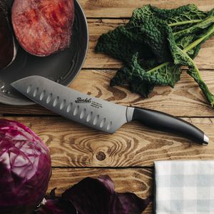 coltello da cucina con manico in plastica