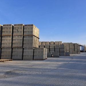 blocco di calcestruzzo forato 1