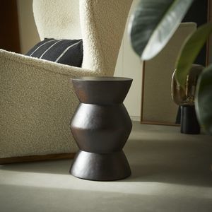 tavolo d'appoggio contemporaneo