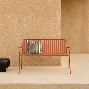 panca da giardino contemporanea