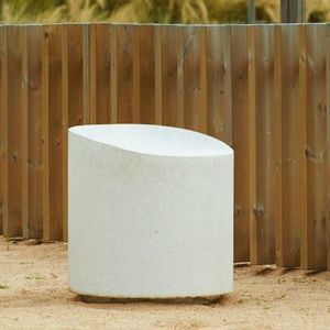sgabello contemporaneo
