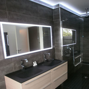 specchio da bagno luminoso a LED