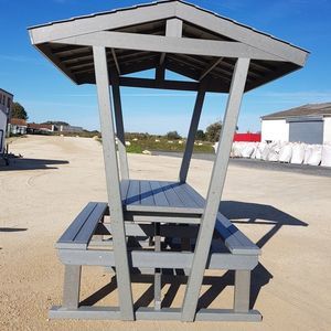 tavolo da picnic contemporaneo