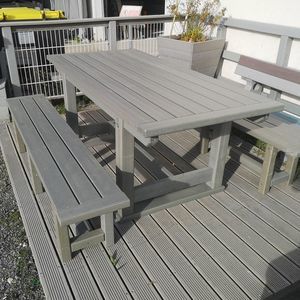 set tavolo e panca contemporaneo