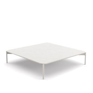 tavolino basso contemporaneo
