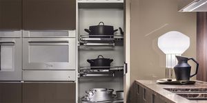 mobile alto per cucina contemporaneo 1