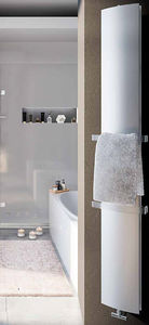 scaldasalviette ad acqua calda