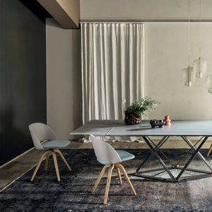 sedia contemporanea