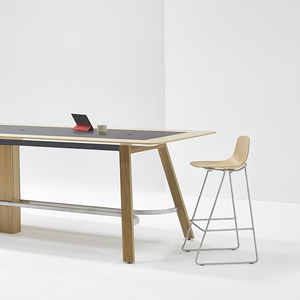 sgabello contemporaneo 1