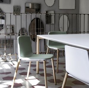 sedia contemporanea