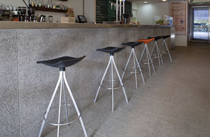 sgabello da bar moderno