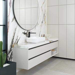 mobile da bagno con illuminazione integrata