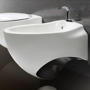 bidet sospeso