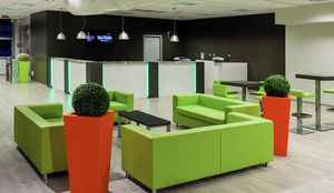 banco reception in laminato