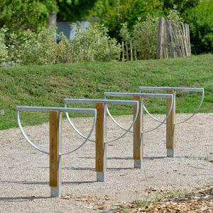 rastrelliera per biciclette a pavimento