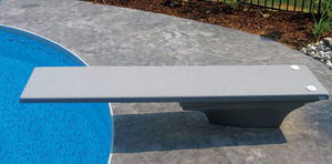 trampolino per piscina