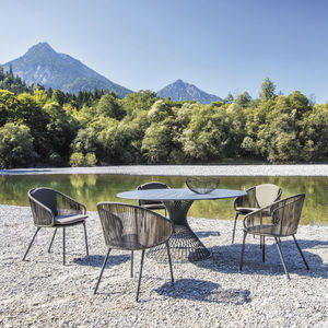 sedia da giardino moderna