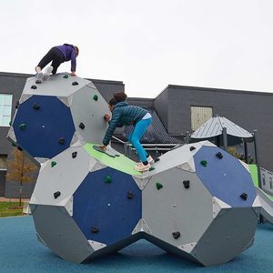 struttura d'arrampicata per parco giochi