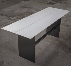 tavolo alto contemporaneo
