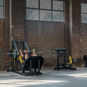 attrezzo per bodybuilding squat 1