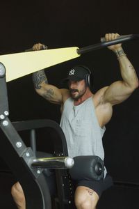 attrezzo per bodybuilding trazione al pulley 1