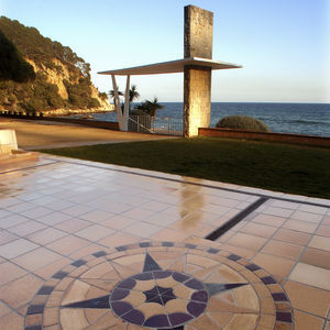 rosone in ceramica