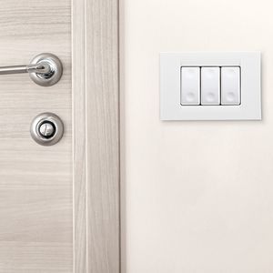 supporto per prese elettriche su guida di scorrimento