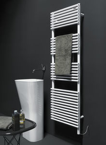 scaldasalviette ad acqua calda