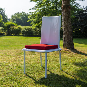 sedia da giardino contemporanea