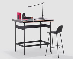 tavolo da lavoro contemporaneo